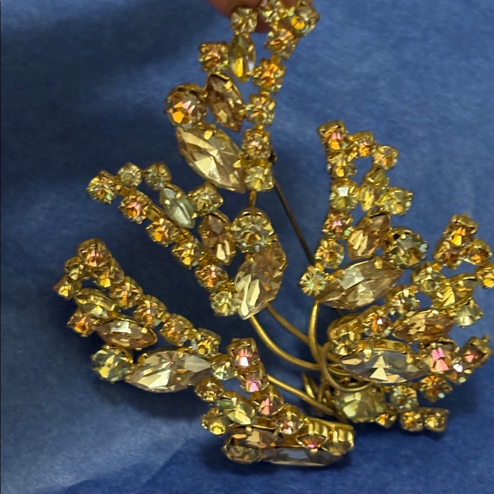 Vintage large 3D Gold and Crystal Floral Brooch